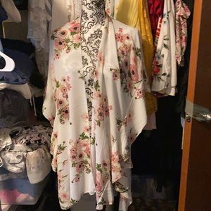 Xl kimono white with pink flowers